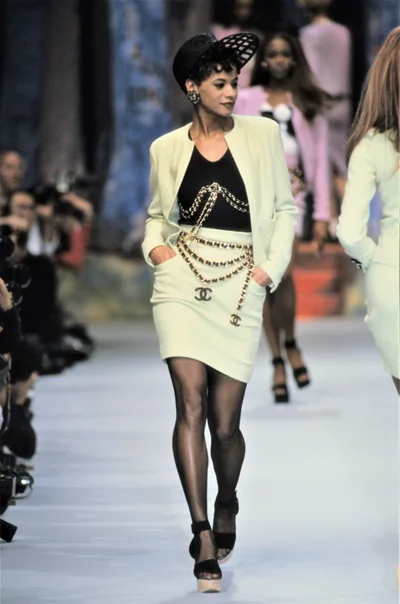 Look 10